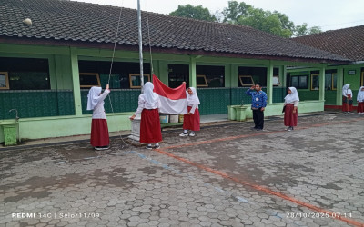 Upacara Memperingati Sumpah Pemuda